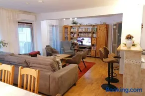 Beste Lage im Zentrum und am Hofgarten 150qm mit Klima, 2xBalkon, Aufzug, Familienfreundlich - Image 1