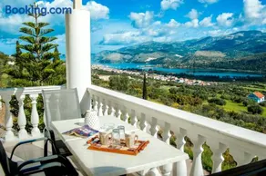 Nikos Apartments Spacious and Panoramic - Image 1