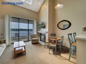 347 Edgewater Inn - Image 4
