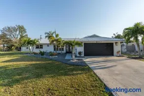 Rare 3 Bedroom House, 5 minutes drive to beach, Events Permitted - Image 3
