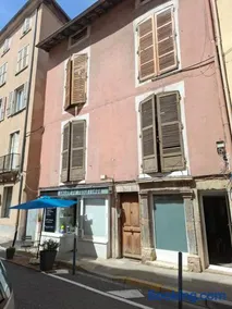 CONFORTABLE 2 PIÈCES AU CŒUR DU CENTRE HISTORIQUE - Image 1