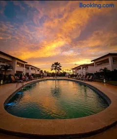 Apartamento Térreo 3 suítes Master Resort Treebies à Beira Mar Subauma Bahia - Image 5
