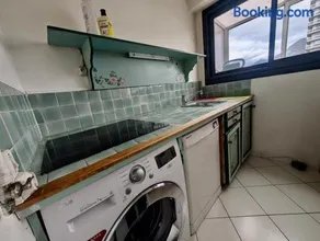 Spacious 80m2 Apartment - 8th Floor, Free Parking, Sleeps 5 - Image 4
