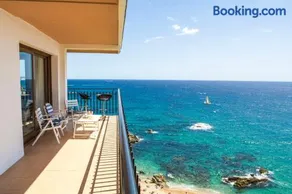 Spacious seafront apartment - Image 2