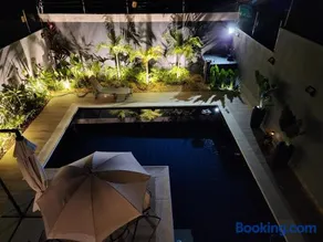 Suíte em casa familiar de luxo com piscina em Itaipu - Image 1