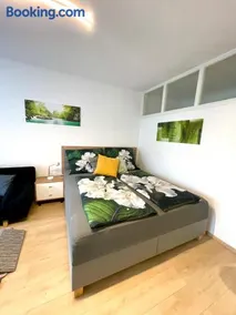 **Modernes Apartment in zentraler Lage** - Image 2