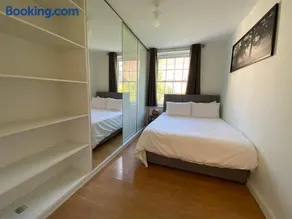 London Waterloo Apartment - Image 3