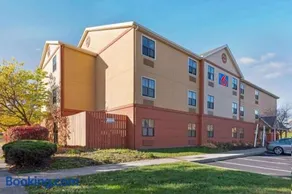 Motel 6 Suites Rochester Henrietta, NY - Image 2