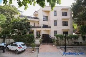 Studio Serviced Apartments near Fortis Hospital - Image 2