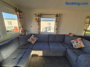 3 Bedroom 2 Bathroom Caravan Charlie Delta - Image 2