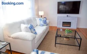 Cozy 3 Bedroom Home - Image 2