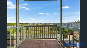 Darling Harbour stunning city location with pool, gym, wifi, Netflix - Image 1