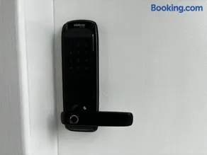 Apartamento Moderno, Confortável, 2 Quartos e Ótima Localização! - Image 1