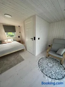 Fully equipped new tiny house - Image 4