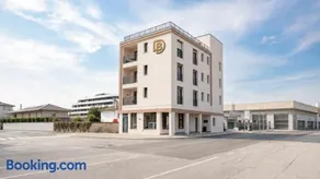 DB Residence Luxury Stay - Image 1