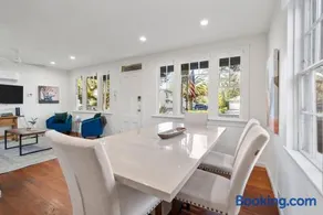 Downtown Napa HOT TUB Retreat - 3 Bed l 2 bath - Image 2