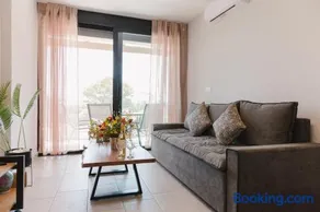 Ariti Luxury Apartment - Image 5