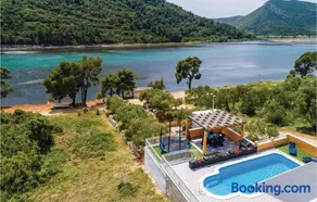 Three-Bedroom Holiday Home In Ston - Image 1
