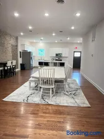 Beautiful New Riverfront Condo - Image 2