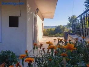 House in Lozetsi Village - Image 2