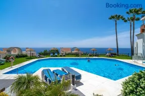 Appartement avec barbecue, piscine et terrasse | Vue plage | À côté de la plage - Image 2