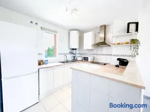 Family apartment 400 meters from the beach, with internet and pool - Image 3
