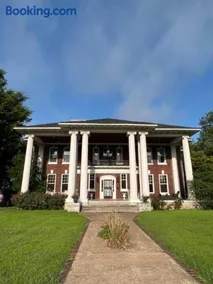 The Governor's Mansion - A Step Back in Time. - Image 1