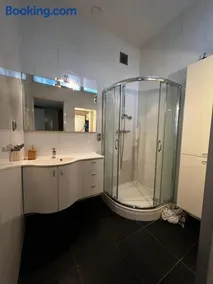 New 5min TU Delft & city center Garden Room Cleo - Image 2