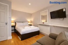 3 Double Bedroom Apartment close to Battersea Park - Image 5