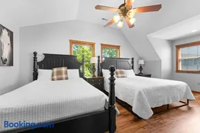 6BD 6BT New Clubhouse indoor pool 1 min to SDC - Image 2
