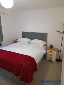 Glastonbury town center-entire apartment - Image 3