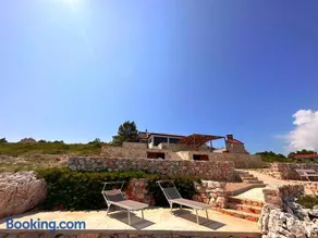 La Isla - Image 2