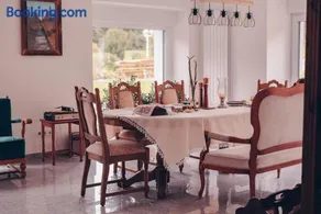 Lipolas-slowlife&guesthouse - Image 2