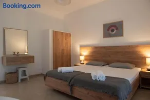 Tony's Garden House - Image 3