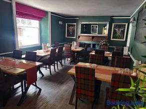 The Red Lion Hotel - Image 2