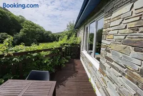Bantry Cottage at Crackington Haven, near Bude and Boscastle, Cornwall - Image 2
