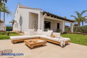 Posh villa with pool & jacuzzi - Image 3