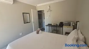 Chrisserus Guest Rooms - Image 2