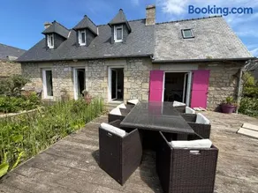 Family home with sea view - Image 3