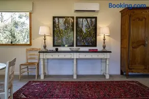 Thunderbird Retreat - Premium Luxury Accommodation - Image 2
