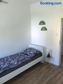 Arnold Apartments 2 - Image 4
