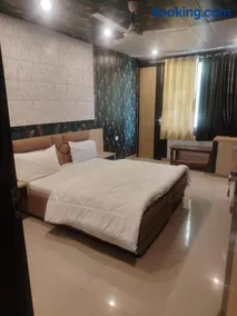Sameer hotel kaichi dham - Image 2