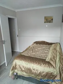 Murston Double Room - Image 2