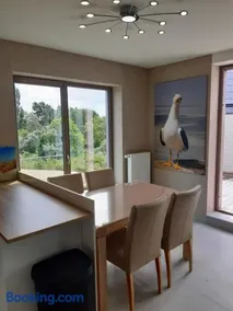 Appartement met ruim terras en garagebox te Westende - Image 2