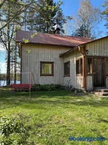 Mökki järvenrannalla - Image 2