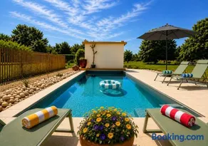 Villa 8 personnes avec piscine chauffée, Jardin de 6000 m2, 25mn de Lyon - Image 1
