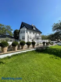 Stor palævilla ved skov - Image 1