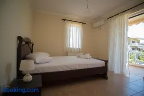 VICTORIA'S HOUSE IN LEFKADA CITY - Image 1