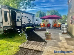 Beautiful 32' RV located in south Chicago suburb - Image 2