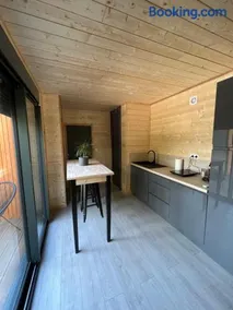 Chalet 1 contemporain dans son écrin de verdure - Image 5
